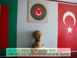 du vert dans le drapeau turc signale son appartenance  la sant